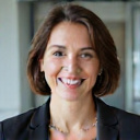 Portrait of financial expert Sarah Johnson